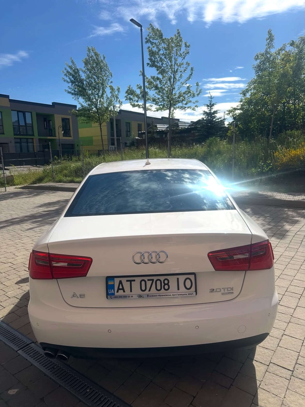 Купити Audi A6 2.0 дизель 2013 року білого кольору