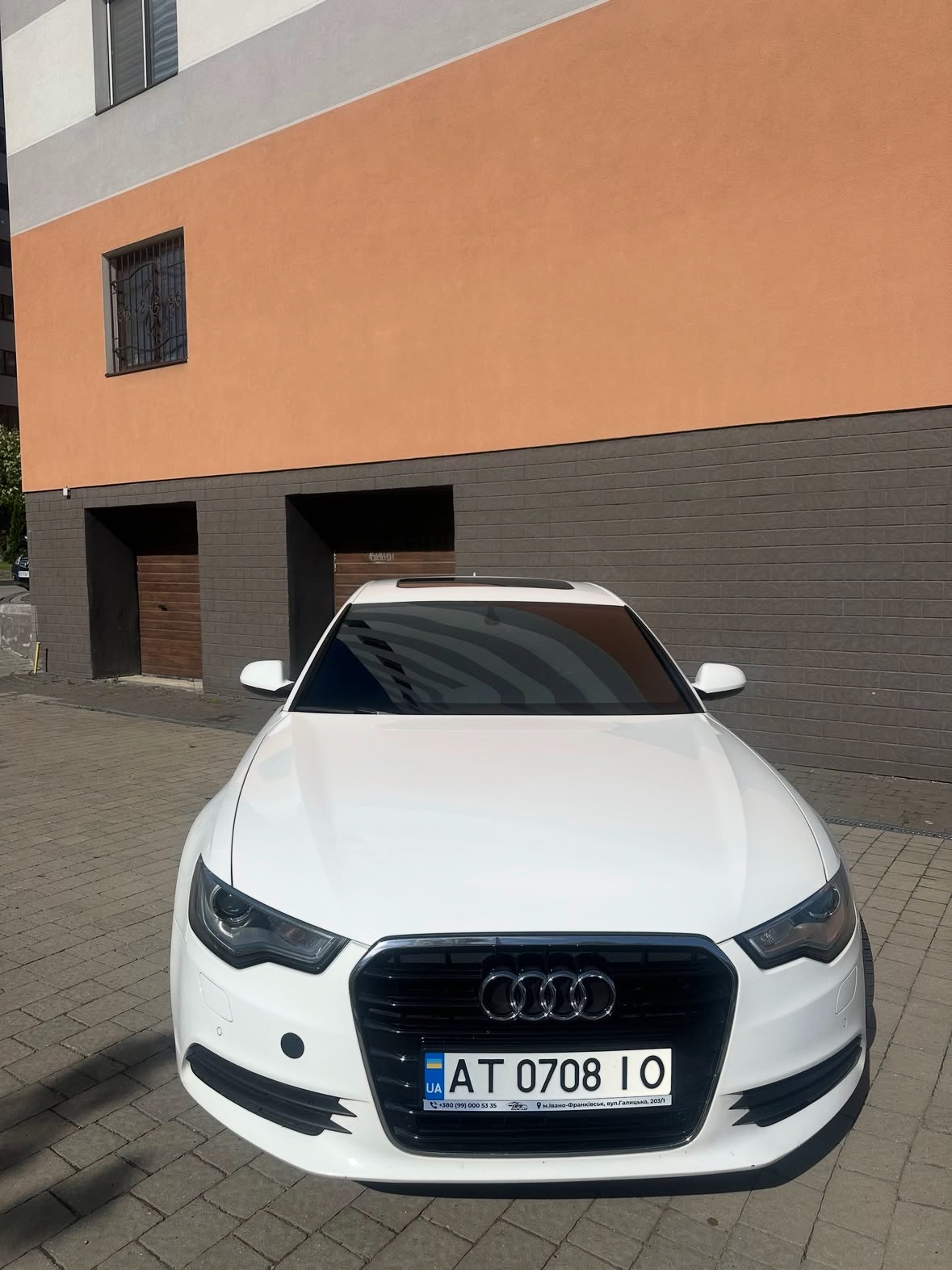 Купити Audi A6 2.0 дизель 2013 року білого кольору