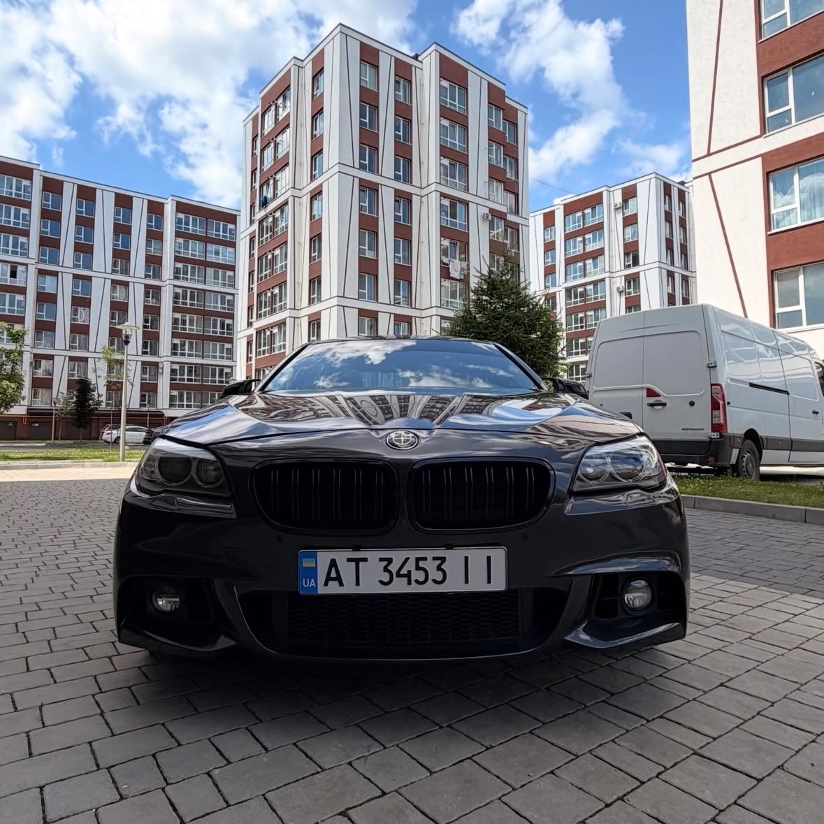 Купити BMW 528I 2013 2.0 бензин року сірого кольору в Івано-Франківську