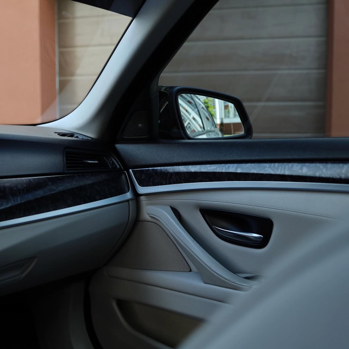Купити BMW 528I 2013 2.0 бензин року сірого кольору в Івано-Франківську