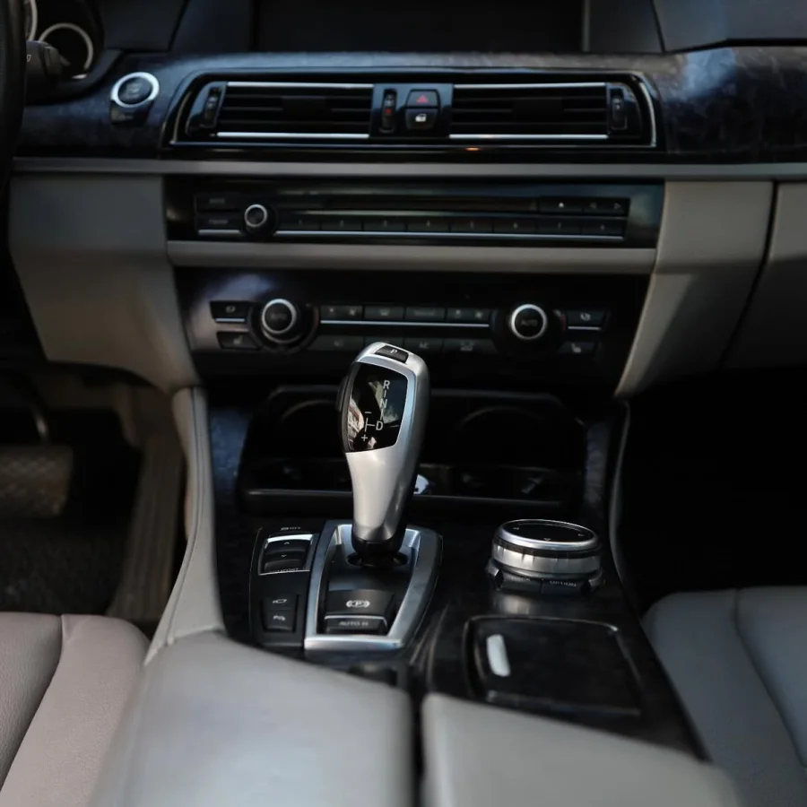 Купити BMW 528I 2013 2.0 бензин року сірого кольору в Івано-Франківську