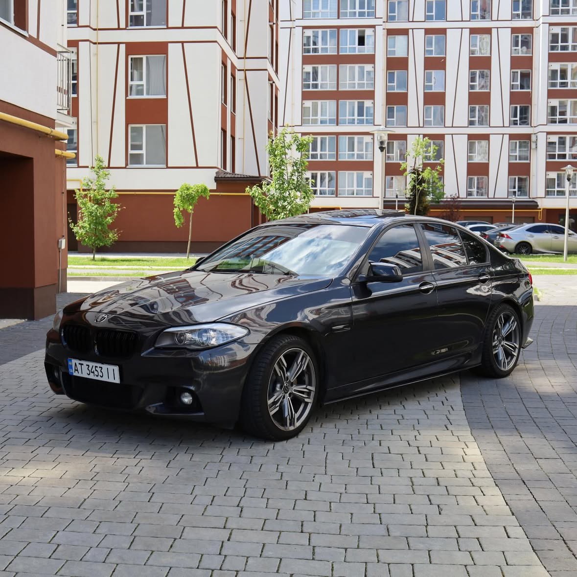 Купити BMW 528I 2.0 бензин 2013 року сірого кольору в Івано-Франківську