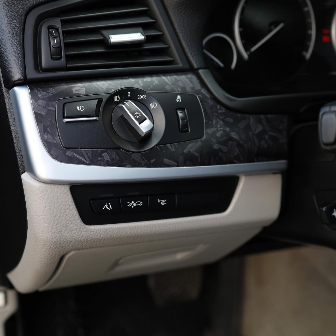 Купити BMW 528I 2013 2.0 бензин року сірого кольору в Івано-Франківську