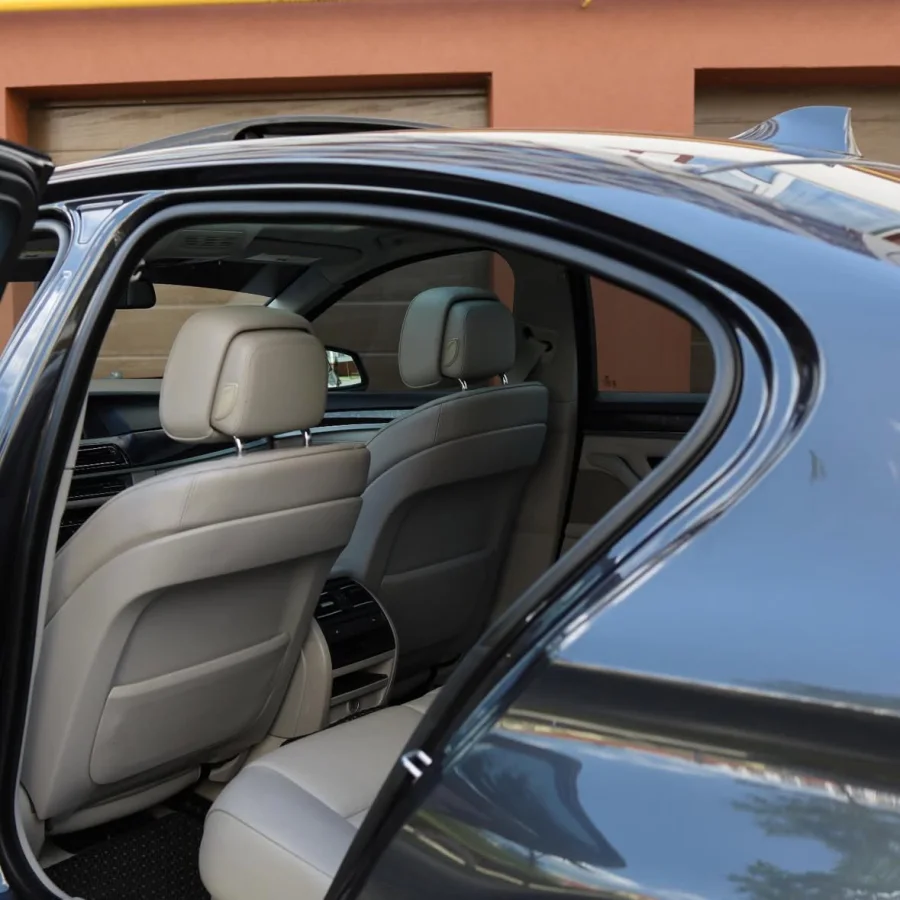 Купити BMW 528I 2013 2.0 бензин року сірого кольору в Івано-Франківську
