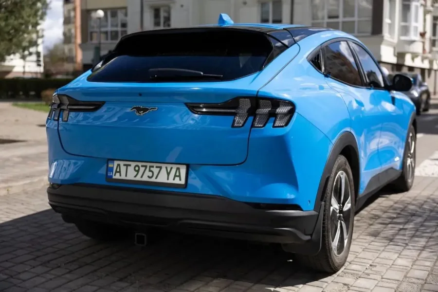 Купити Ford Mustang Mach-E 2022 року синього кольору в Івано-Франківську