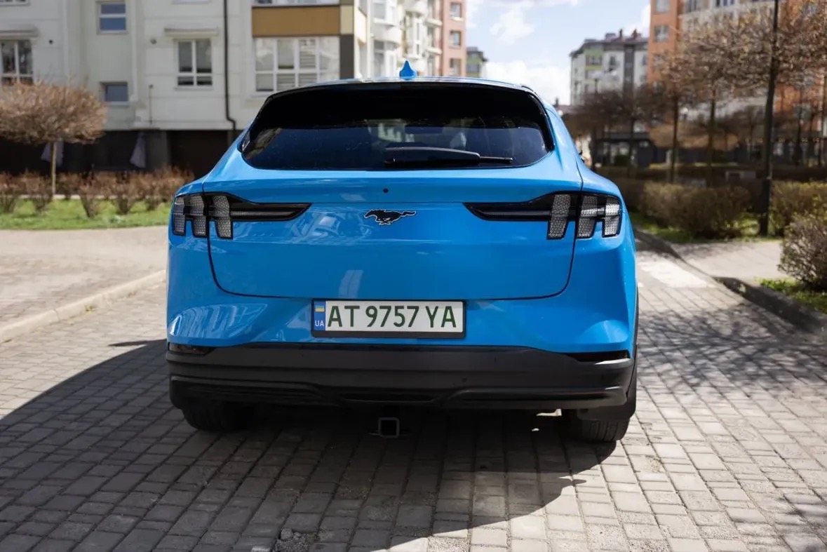 Купити Ford Mustang Mach-E 2022 року синього кольору в Івано-Франківську