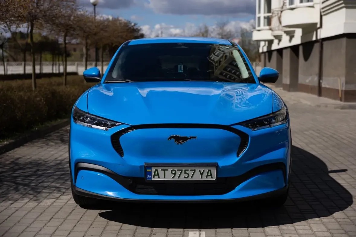Купити Ford Mustang Mach-E 2022 року синього кольору в Івано-Франківську