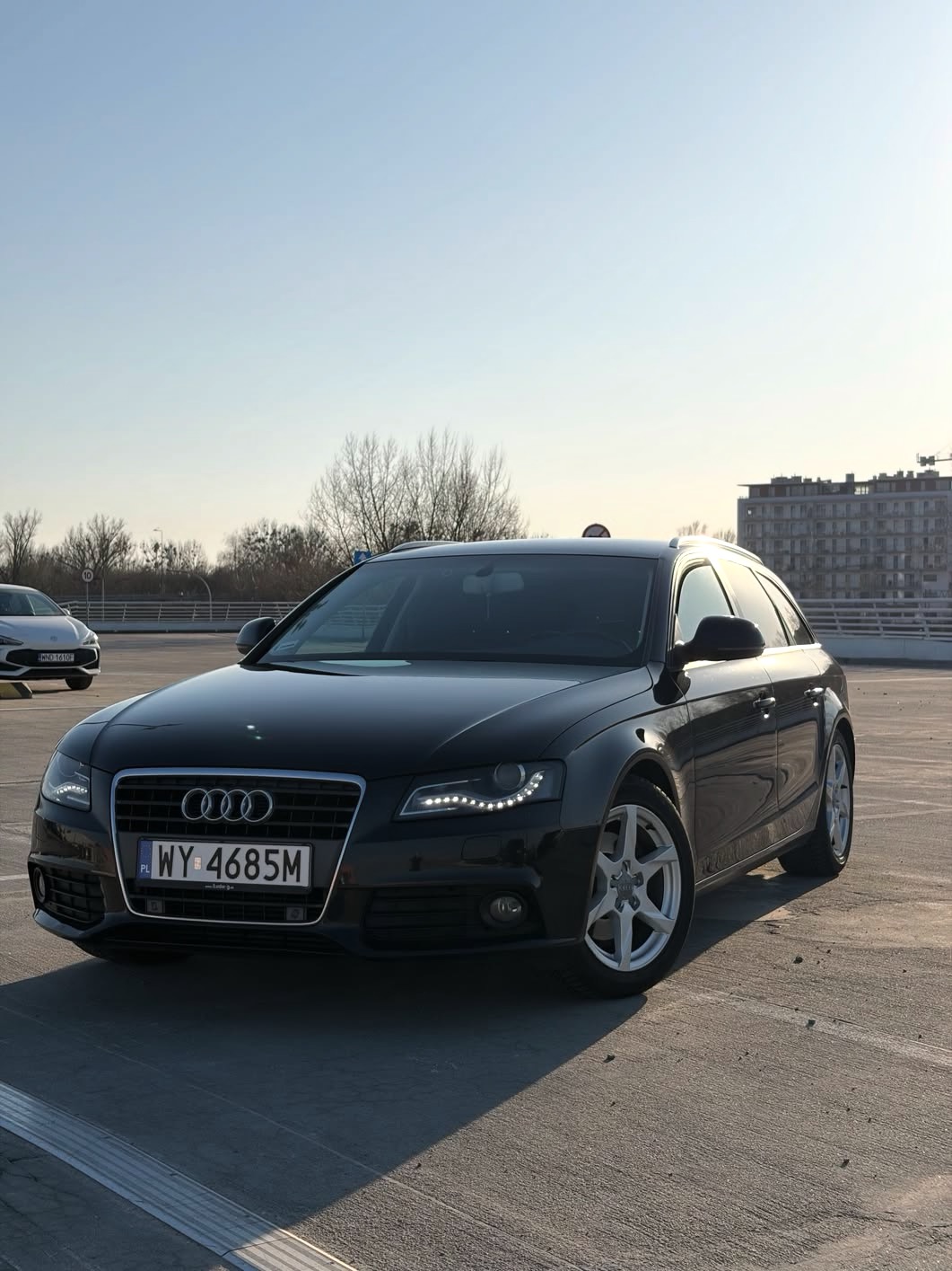 Купити Audi A4 2.0 дизель 2009 року чорного кольору в Варшаві