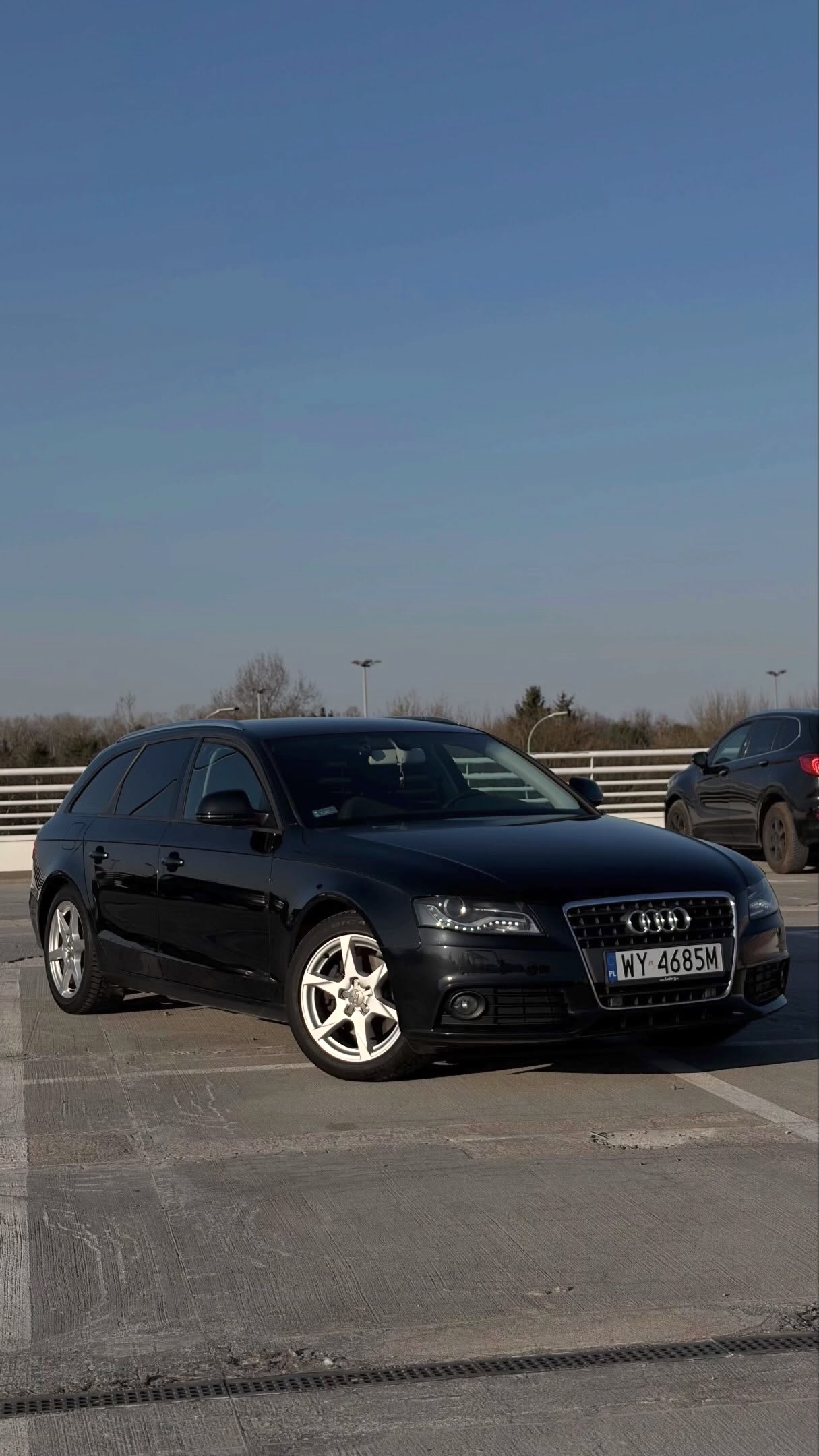 Купити Audi A4 2.0 дизель 2009 року чорного кольору в Варшаві