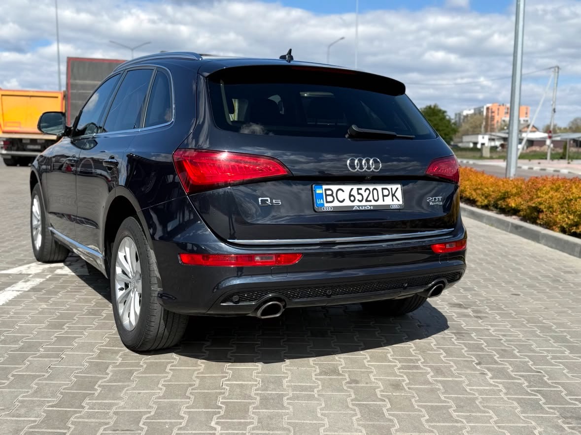Купити Audi Q5 2.0 бензин 2016 року чорного кольору в Стрию