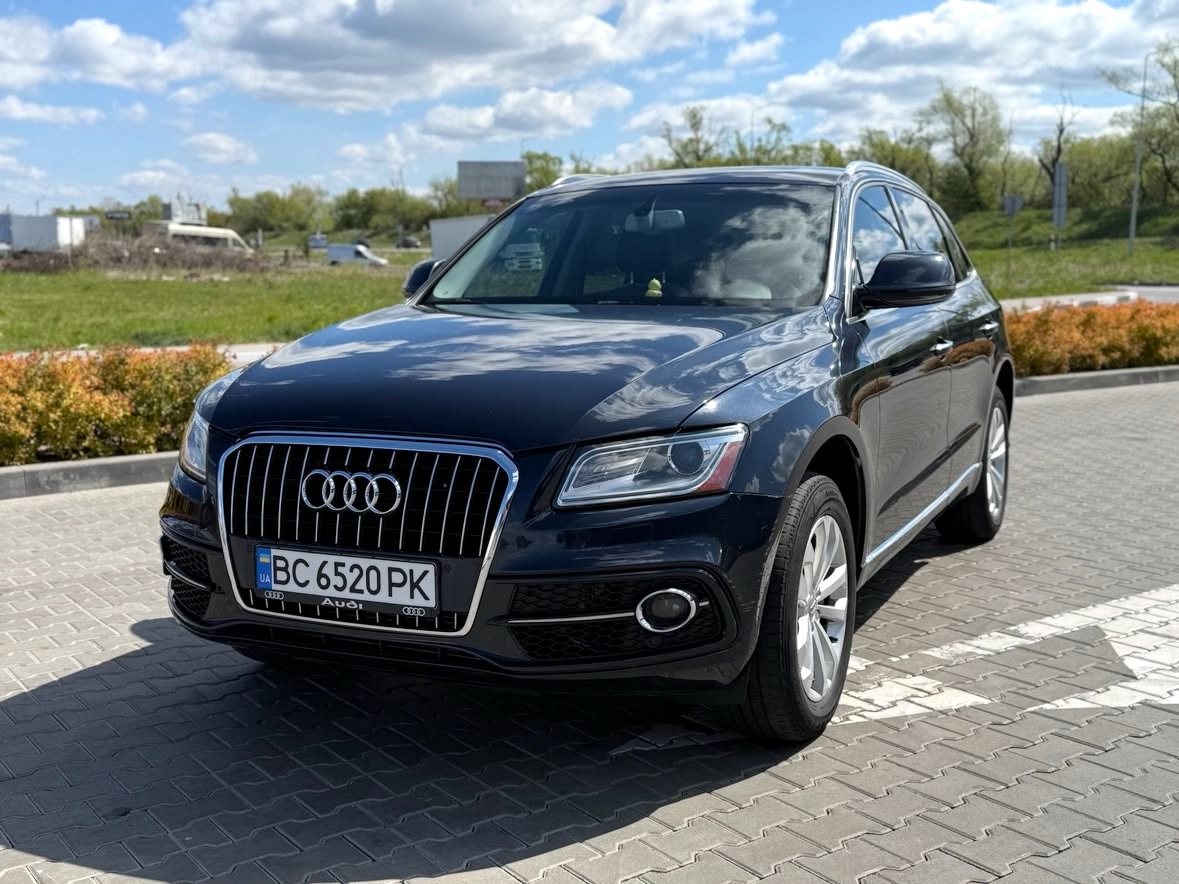 Купити Audi Q5 2.0 бензин 2016 року чорного кольору в Стрию
